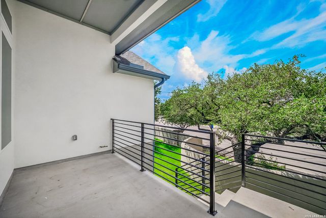 1801 N Chateau, Kerrville, TX 78028