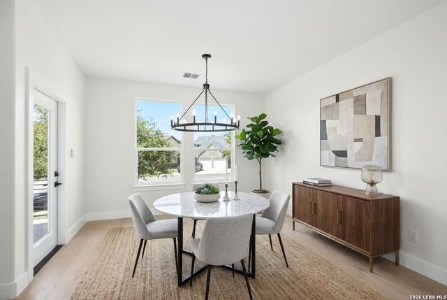1801 N Chateau, Kerrville, TX 78028