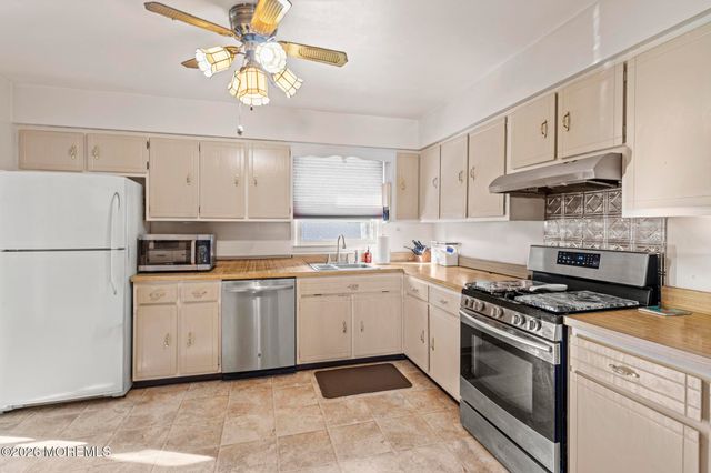 970 Princewood Avenue, Lakewood, NJ 08701