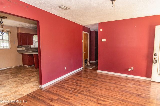 521 QUAIL Lane, Macclenny, FL 32063