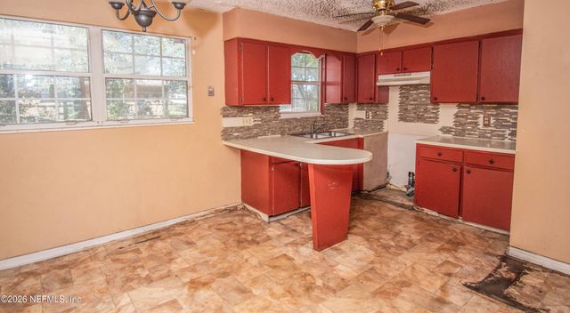 521 QUAIL Lane, Macclenny, FL 32063