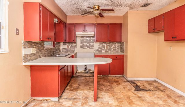 521 QUAIL Lane, Macclenny, FL 32063