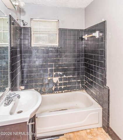 521 QUAIL Lane, Macclenny, FL 32063