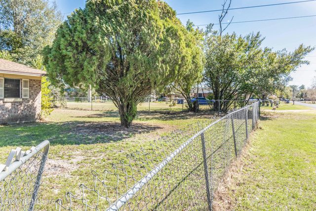 521 QUAIL Lane, Macclenny, FL 32063