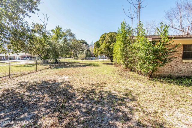 521 QUAIL Lane, Macclenny, FL 32063