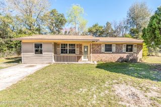 521 QUAIL Lane, Macclenny, FL 32063