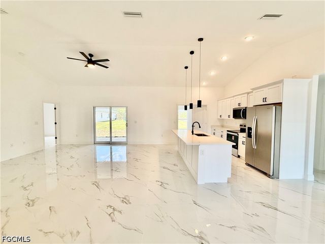 2600 26th ST W, Lehigh Acres, FL 33971