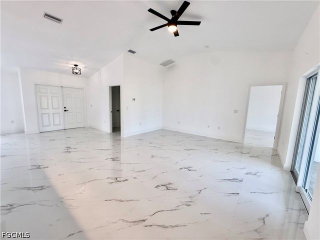 2600 26th ST W, Lehigh Acres, FL 33971