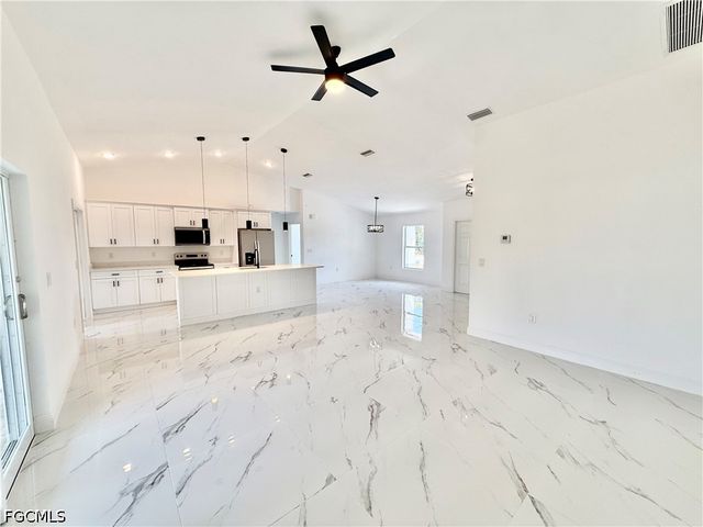 2600 26th ST W, Lehigh Acres, FL 33971