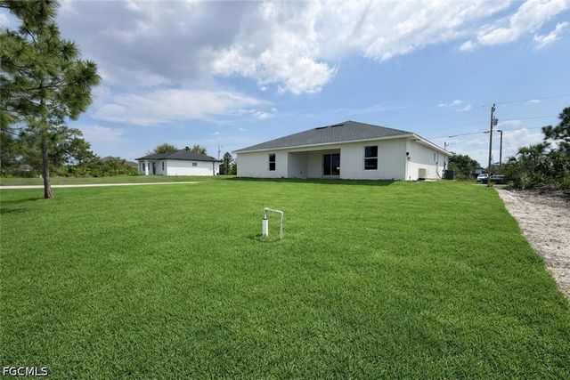 2600 26th ST W, Lehigh Acres, FL 33971