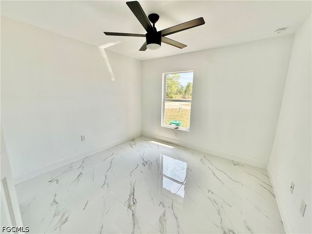 2600 26th ST W, Lehigh Acres, FL 33971