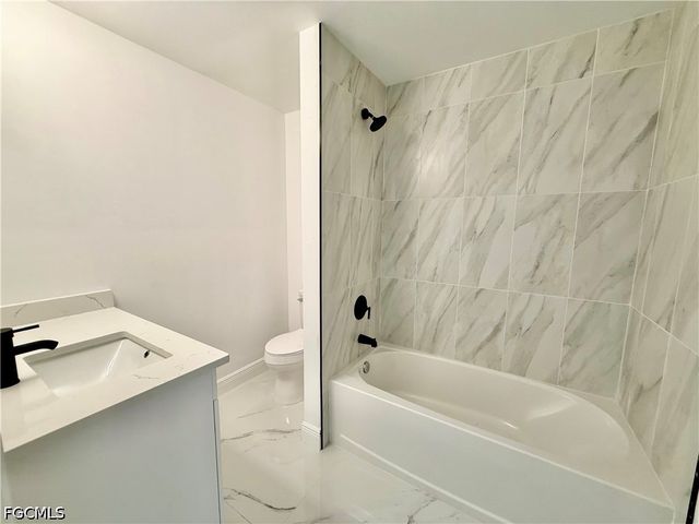 2600 26th ST W, Lehigh Acres, FL 33971
