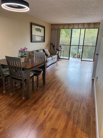 7515 NW 79th Avenue 311, Tamarac, FL 33321