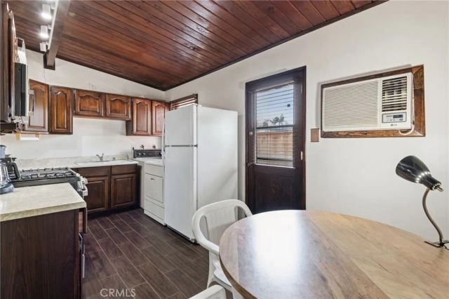 5913 N Orangecrest Avenue, Azusa, CA 91702