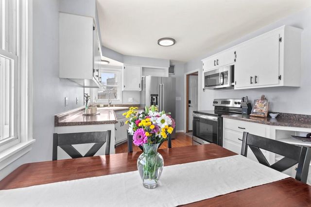 1006 S 109th STREET, West Allis, WI 53214