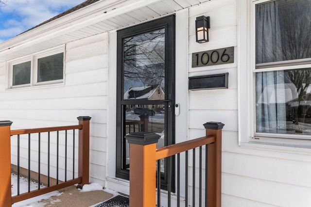 1006 S 109th STREET, West Allis, WI 53214