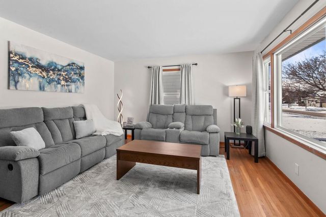 1006 S 109th STREET, West Allis, WI 53214