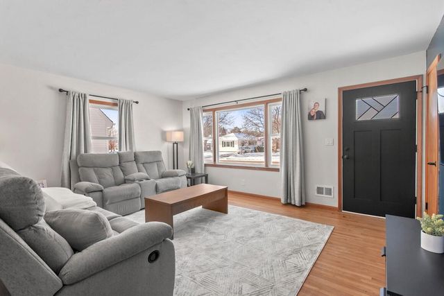 1006 S 109th STREET, West Allis, WI 53214