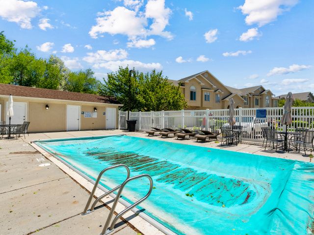 1319 E OLD MAPLE CT, Murray, UT 84117