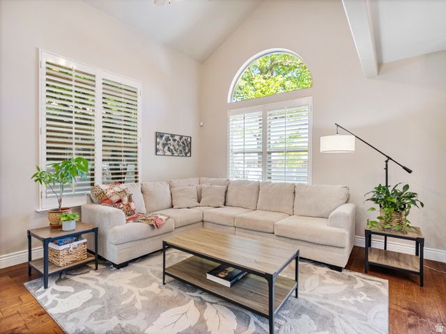 1319 E OLD MAPLE CT, Murray, UT 84117