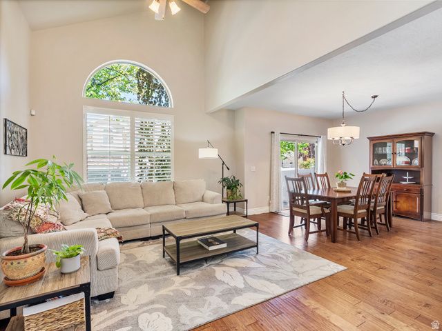 1319 E OLD MAPLE CT, Murray, UT 84117