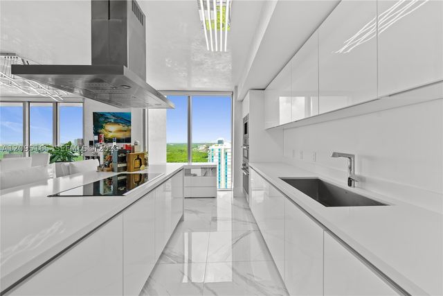330 Sunny Isles Blvd 5-2302, Sunny Isles Beach, FL 33160