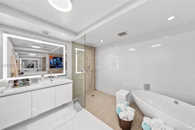 330 Sunny Isles Blvd 5-2302, Sunny Isles Beach, FL 33160