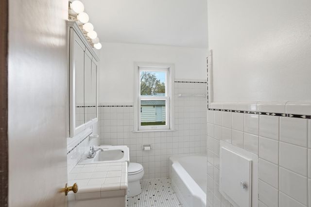 5701 38th Avenue S, Minneapolis, MN 55417