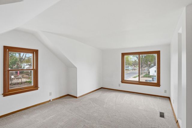5701 38th Avenue S, Minneapolis, MN 55417