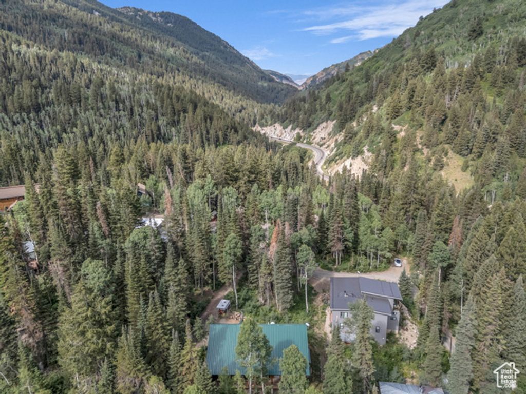 Image 8 of property listing at 9281 E FOX HAVEN LN, Brighton, UT 84121