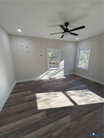 192 Woodmount Dr, Colonial Beach, VA 22443