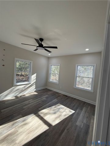 192 Woodmount Dr, Colonial Beach, VA 22443