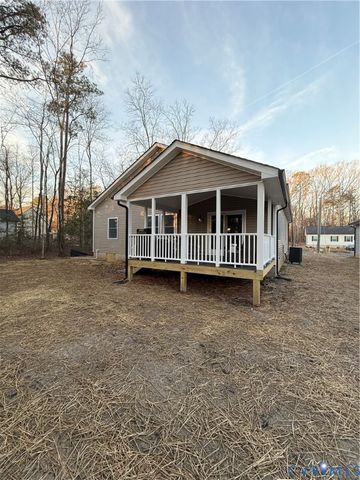 192 Woodmount Dr, Colonial Beach, VA 22443