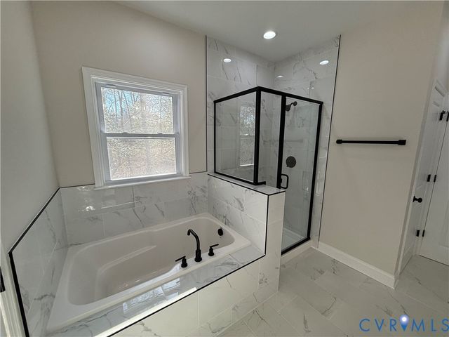 192 Woodmount Dr, Colonial Beach, VA 22443