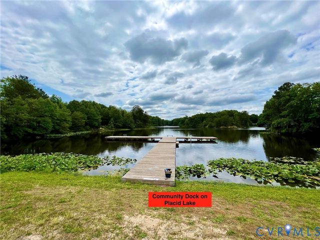 192 Woodmount Dr, Colonial Beach, VA 22443