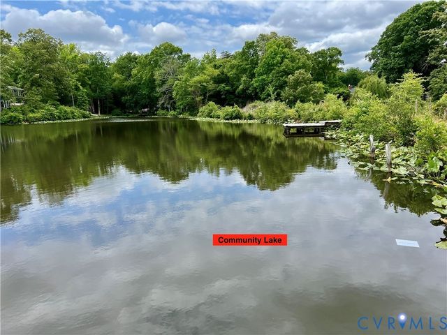 192 Woodmount Dr, Colonial Beach, VA 22443