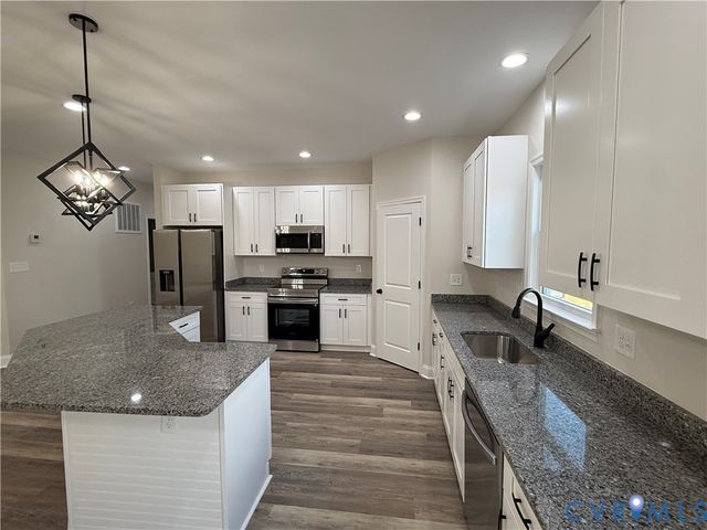 192 Woodmount Dr, Colonial Beach, VA 22443