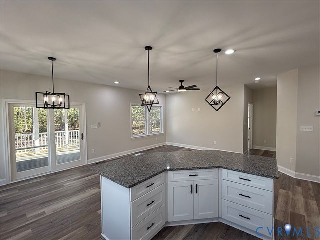 192 Woodmount Dr, Colonial Beach, VA 22443