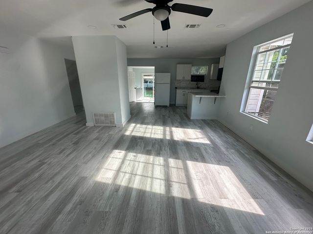 710 Sterling, San Antonio, TX 78220