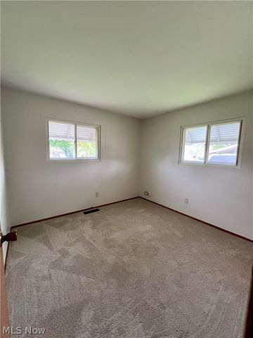 4135 Sabin Drive, Rootstown, OH 44272