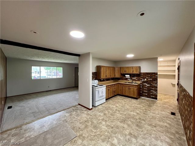4135 Sabin Drive, Rootstown, OH 44272