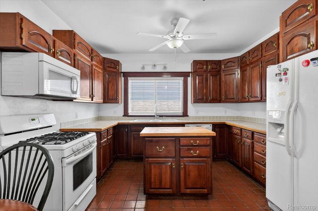 1518 Chestnut Street, Wyandotte, MI 48192