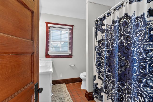 1518 Chestnut Street, Wyandotte, MI 48192