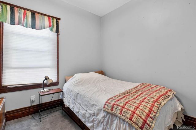 1518 Chestnut Street, Wyandotte, MI 48192
