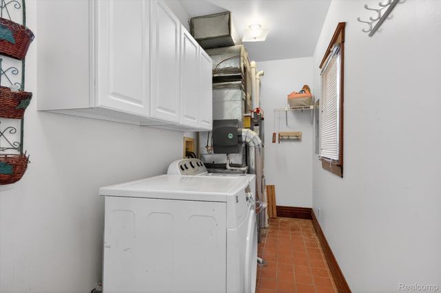 1518 Chestnut Street, Wyandotte, MI 48192