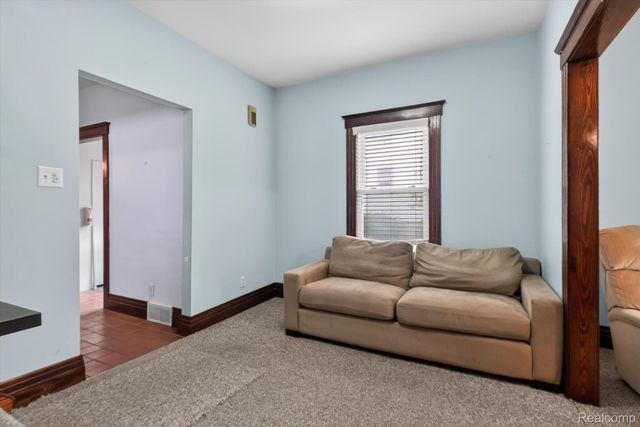1518 Chestnut Street, Wyandotte, MI 48192