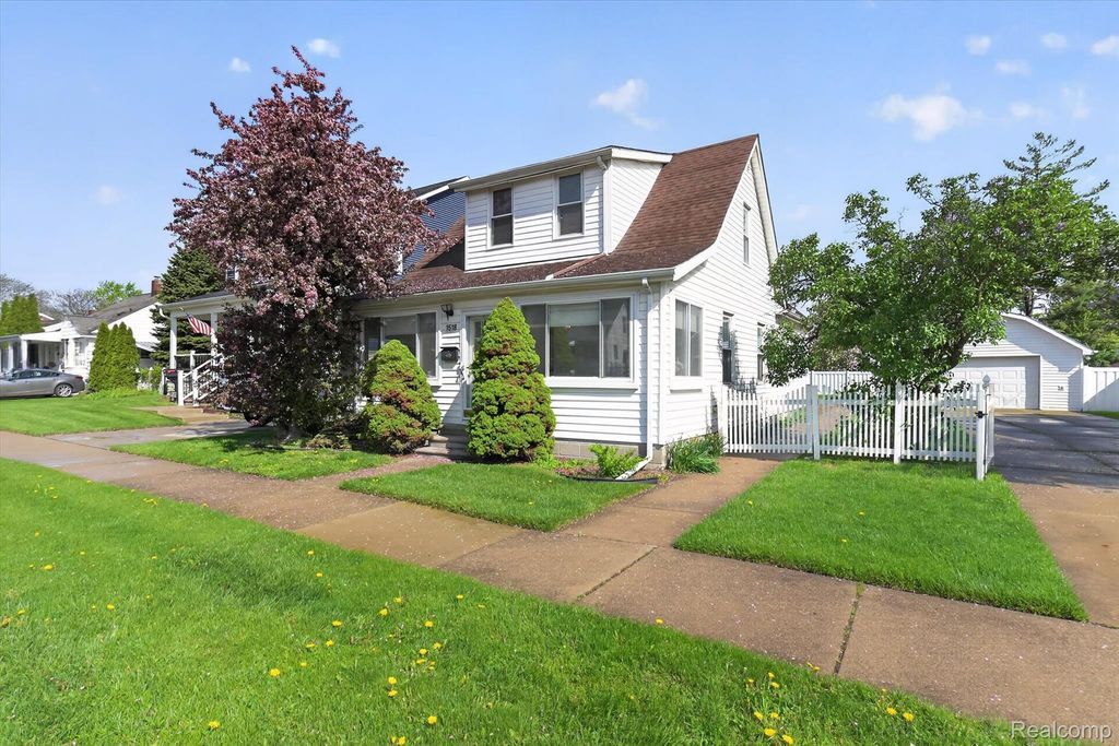 1518 Chestnut Street, Wyandotte, MI 48192