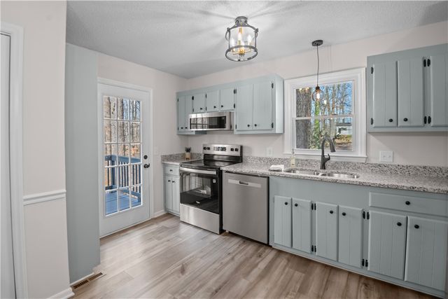 137 Lakeshore Drive, Easley, SC 29642