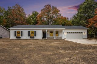 18901 148th Avenue, Spring Lake, MI 49456
