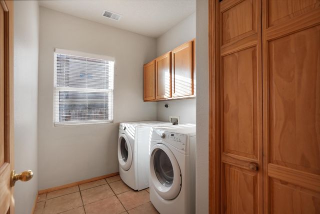 1674 16th Avenue SE, Rio Rancho, NM 87124